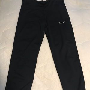 Nike dri fit capri workout leggings
